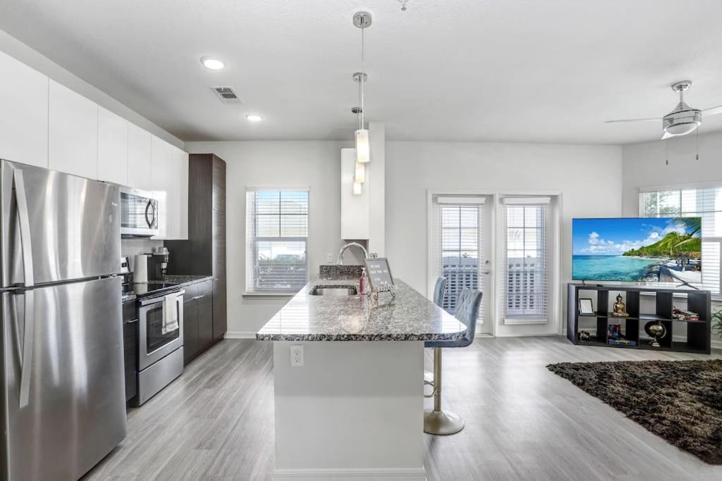 2-Bedroom Eccentric Oasis Tampa Luaran gambar