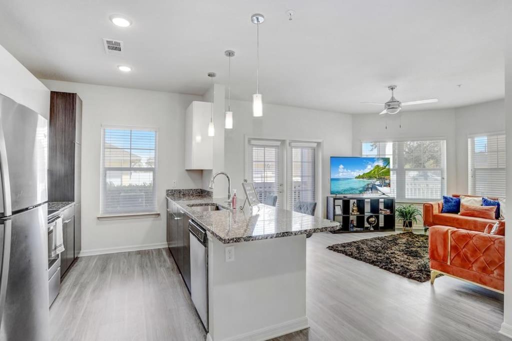 2-Bedroom Eccentric Oasis Tampa Luaran gambar